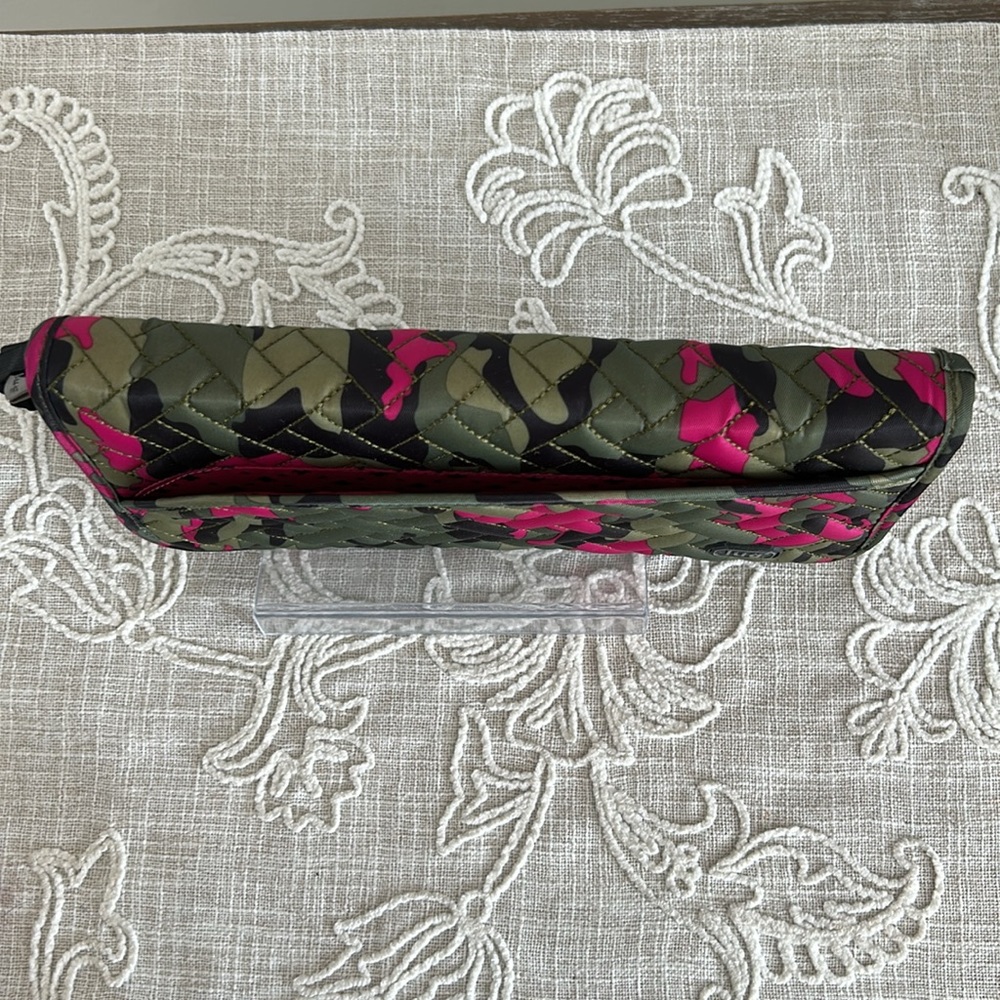 Lug NWOT RFID Tango Travel Passport Holder Wallet - Picture 3 of 13